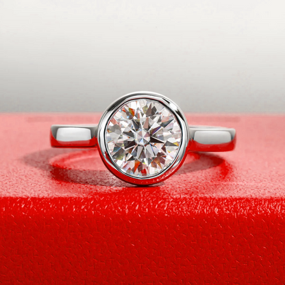 Point of Light Moissanite Solitaire Ring