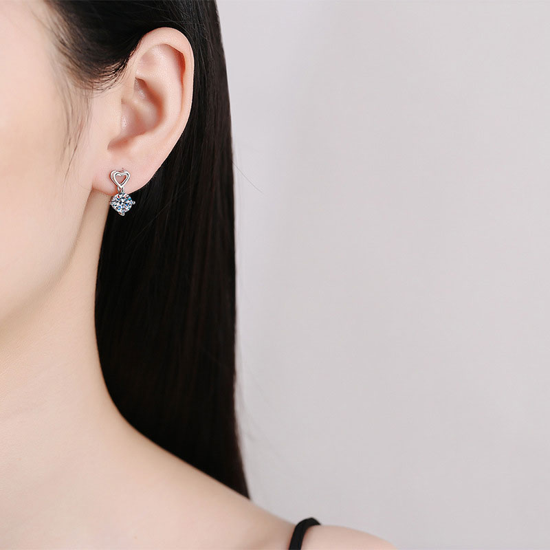 Brinco Coração Moissanite em Prata Folheado à Ouro 18k - Loratta